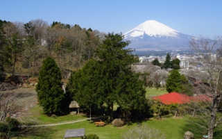 YMCA東山荘6号館から望む富士