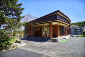 東山荘本館