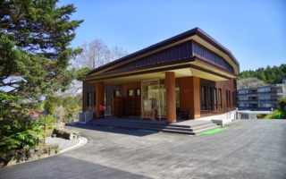 東山荘本館