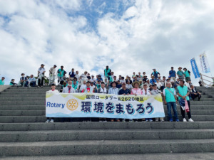 千本浜海岸にて清掃活動