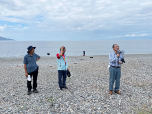 千本浜海岸にて清掃活動