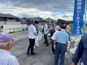 千本浜海岸にて清掃活動